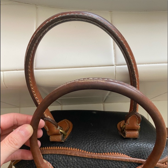 Vintage Dooney & Bourke shoulder bag - Picture 2 of 7